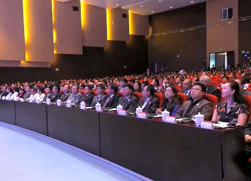 每个妇女，每个儿童启动仪式